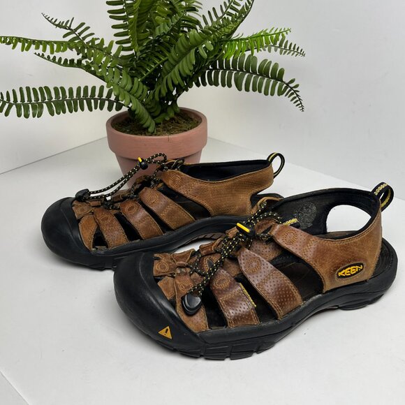 Keen Newport Closed Toe Sandals Mens Size 9 Leather Upper Washable Waterproof - Picture 1 of 10